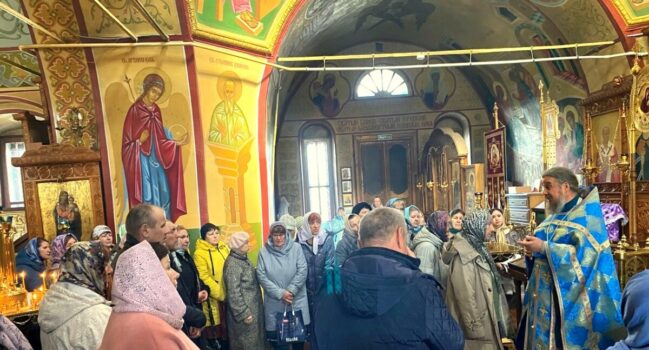Вдень празднования Благовещения Пресвятой Богородицы в  храме святителя Димитрия Ростовского города Алексеевка прошла Божественная Литургия. Богослужение возглавил настоятель храма — протоиерей Василий Джуган.