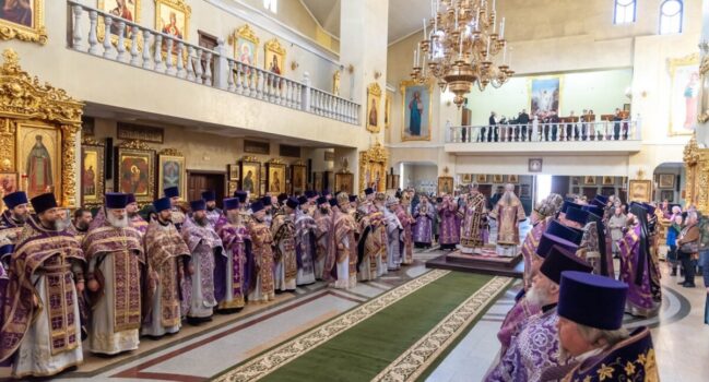 В день 32-й годовщины со дня архиерейской хиротонии главы Белгородской митрополии, Высокопреосвященнейшего митрополита Белгородского и Старооскольского Иоанна, в храме святых мучениц Веры, Надежды, Любови и матери их Софии города Белгород состоялось торжественное соборное богослужение.